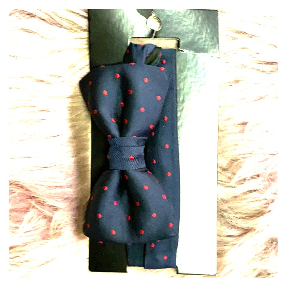 Bow tie